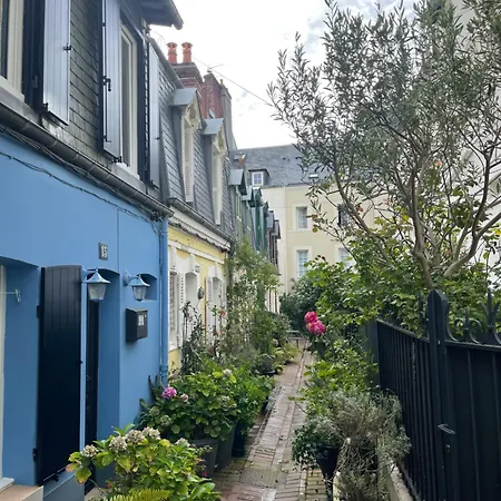 Madeleine Renovee Hyper Centre