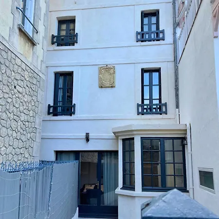 Madeleine Renovee Hyper Centre * 트로우빌쉬메르