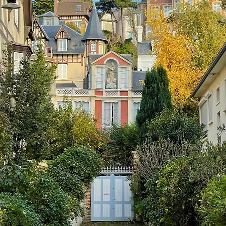 Madeleine Renovee Hyper Centre *