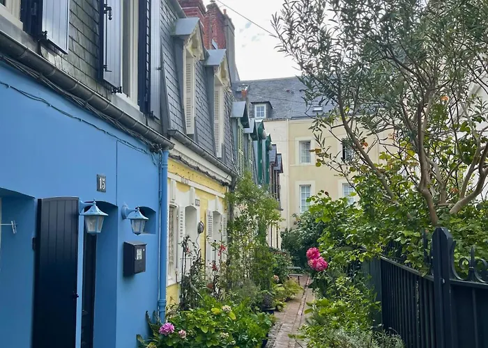 Madeleine Renovee Hyper Centre *